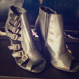 Lane Collection Leather Buckle Boot